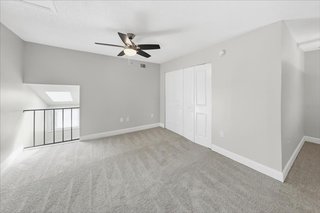For Sale: $149,900 (2 beds, 1 baths, 887 Square Feet)