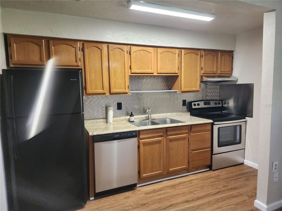 For Rent: $1,325 (2 beds, 1 baths, 3264 Square Feet)
