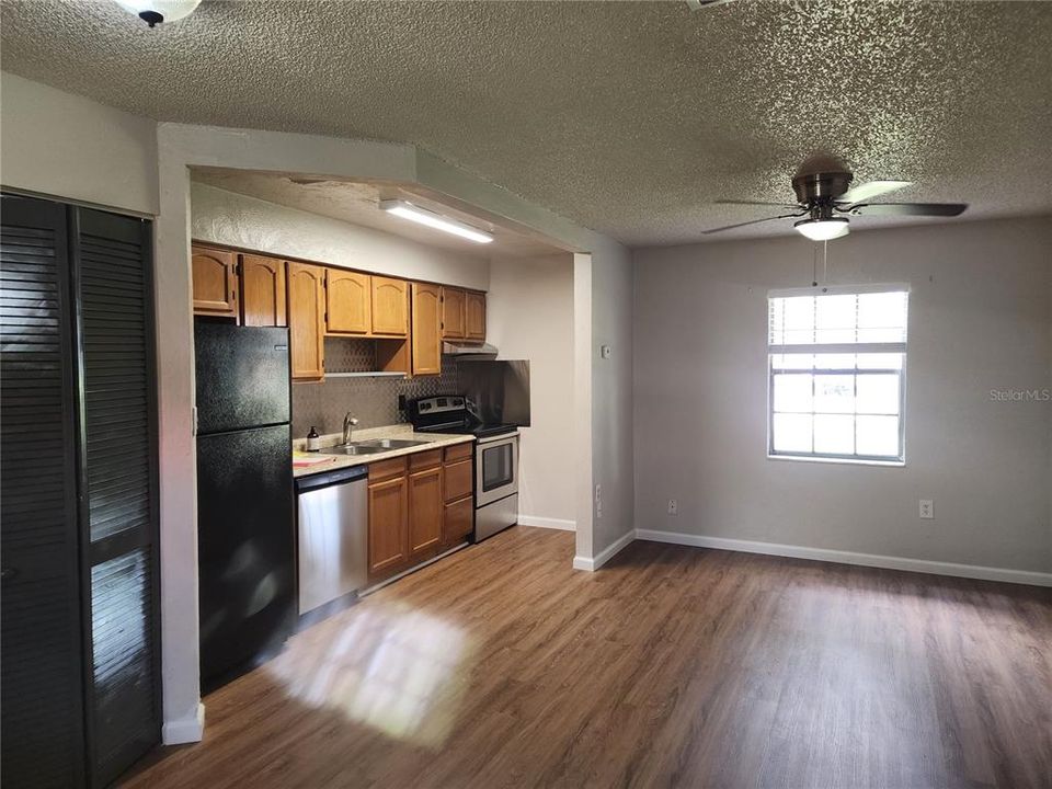 For Rent: $1,325 (2 beds, 1 baths, 3264 Square Feet)