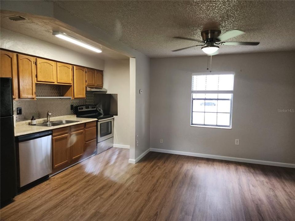 For Rent: $1,325 (2 beds, 1 baths, 3264 Square Feet)