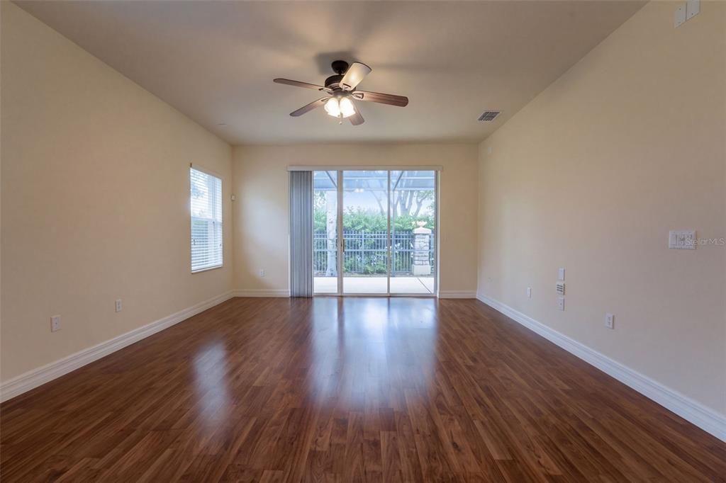Active With Contract: $350,000 (3 beds, 2 baths, 1405 Square Feet)