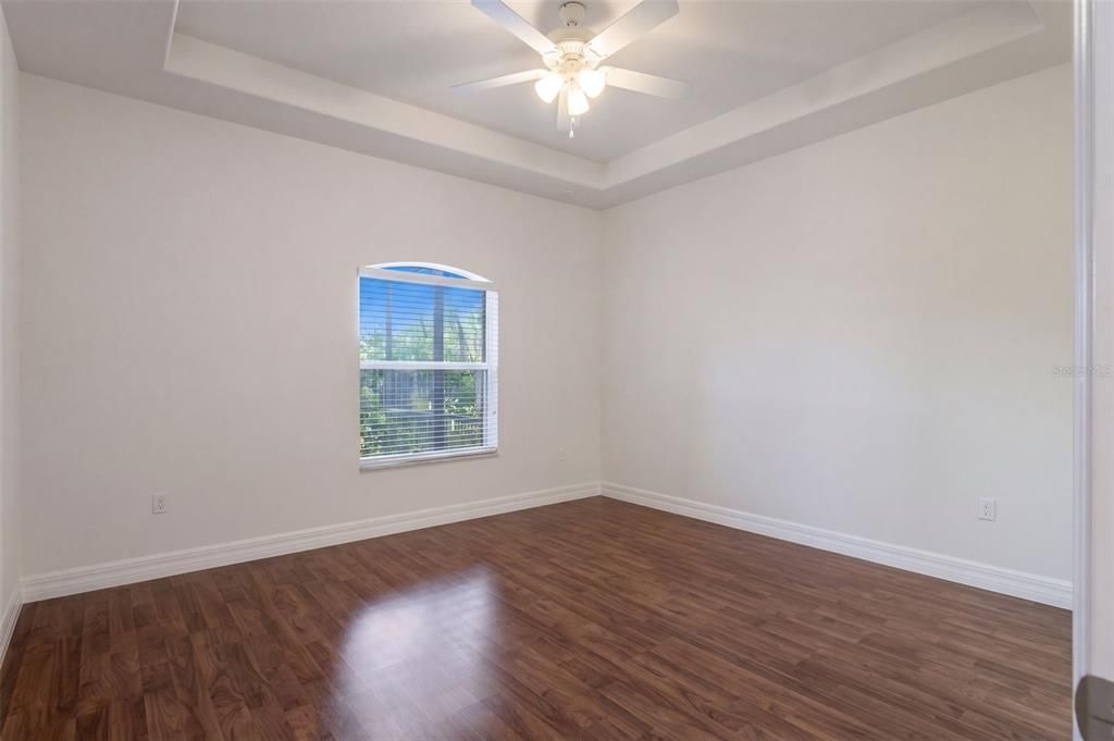 Active With Contract: $350,000 (3 beds, 2 baths, 1405 Square Feet)