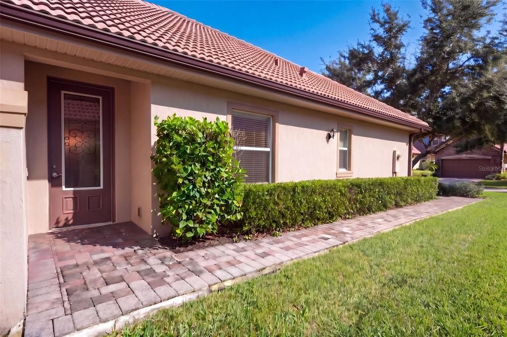 Active With Contract: $350,000 (3 beds, 2 baths, 1405 Square Feet)