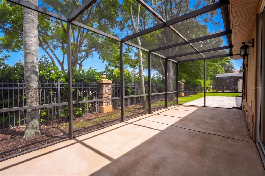 Active With Contract: $350,000 (3 beds, 2 baths, 1405 Square Feet)