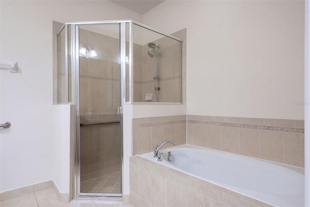 Active With Contract: $350,000 (3 beds, 2 baths, 1405 Square Feet)