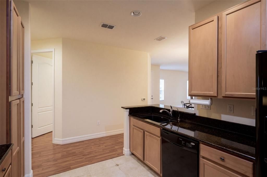 Active With Contract: $350,000 (3 beds, 2 baths, 1405 Square Feet)