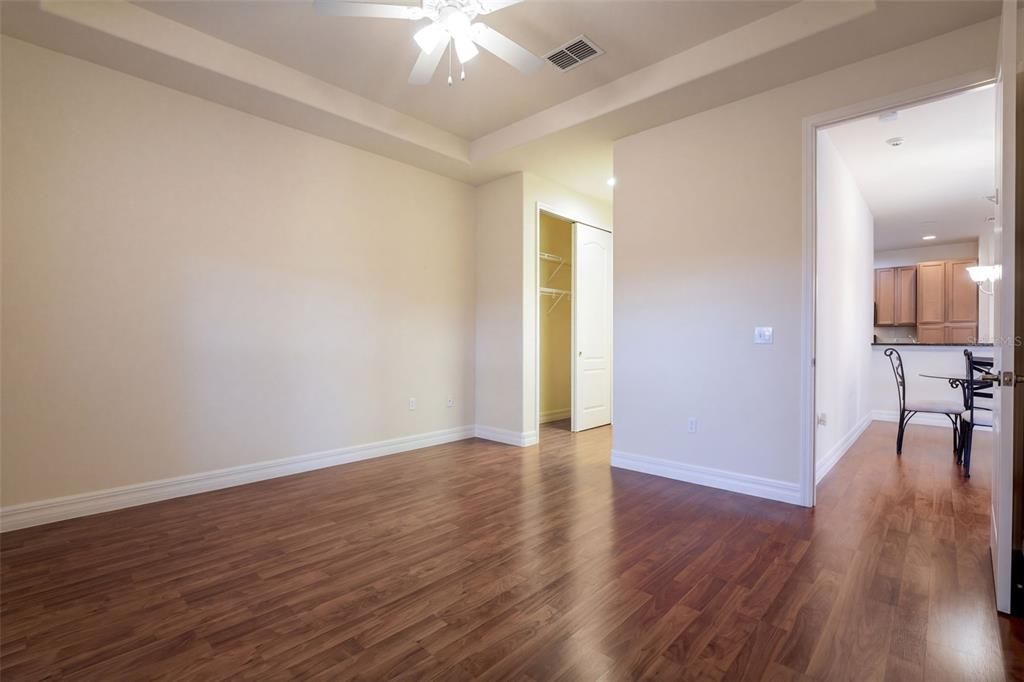 Active With Contract: $350,000 (3 beds, 2 baths, 1405 Square Feet)