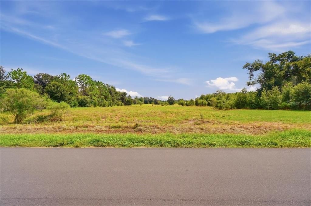 На продажу: $239,000 (2.19 acres)