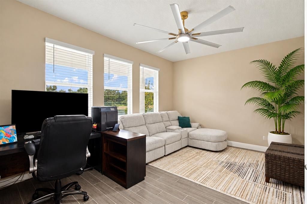 For Sale: $700,000 (4 beds, 3 baths, 2720 Square Feet)