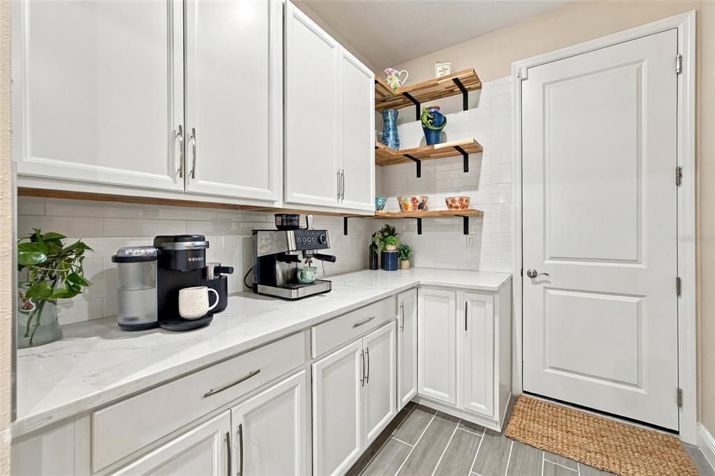For Sale: $700,000 (4 beds, 3 baths, 2720 Square Feet)