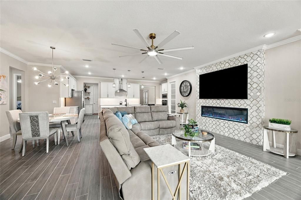For Sale: $700,000 (4 beds, 3 baths, 2720 Square Feet)