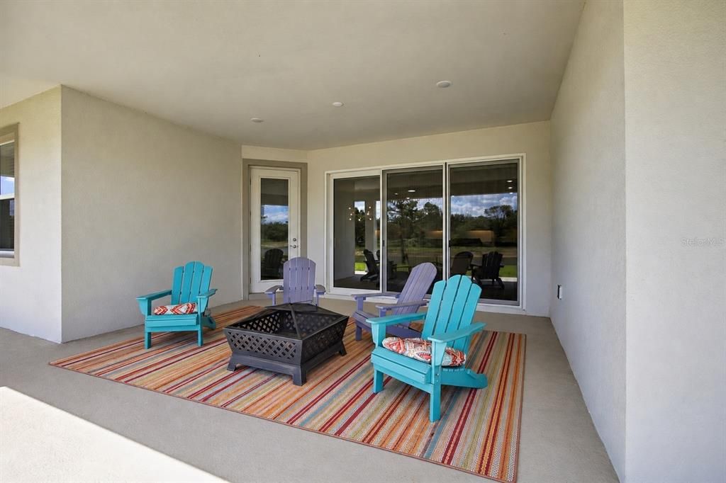 For Sale: $700,000 (4 beds, 3 baths, 2720 Square Feet)