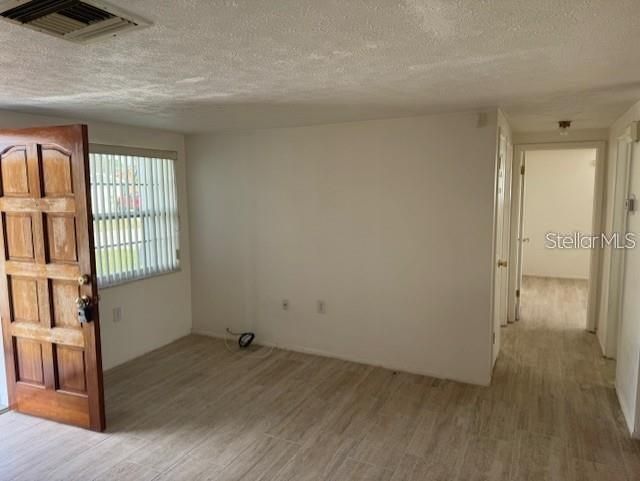 For Rent: $1,850 (2 beds, 1 baths, 1164 Square Feet)