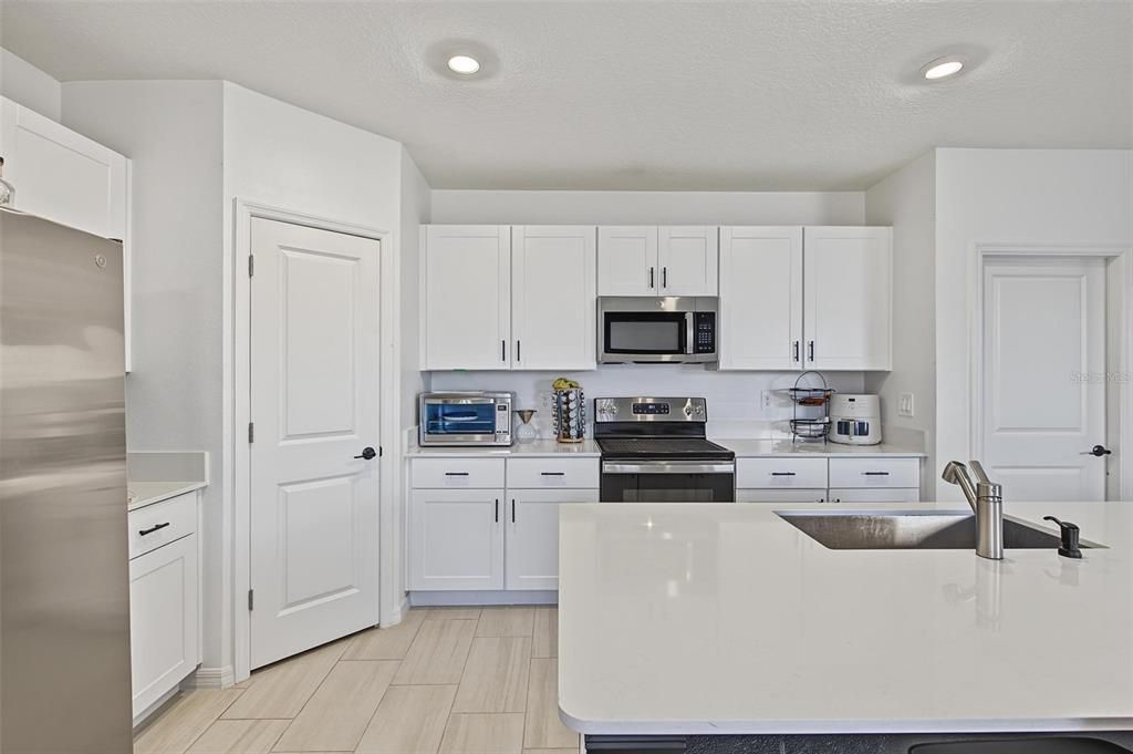 For Sale: $429,000 (4 beds, 2 baths, 1870 Square Feet)
