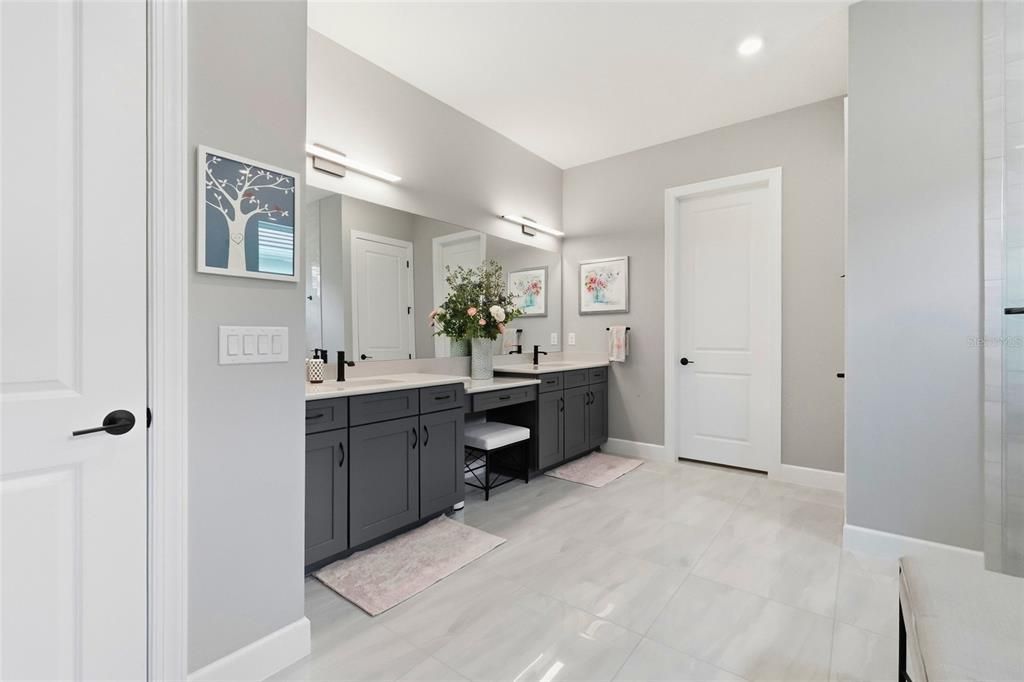 For Sale: $999,999 (3 beds, 3 baths, 3080 Square Feet)