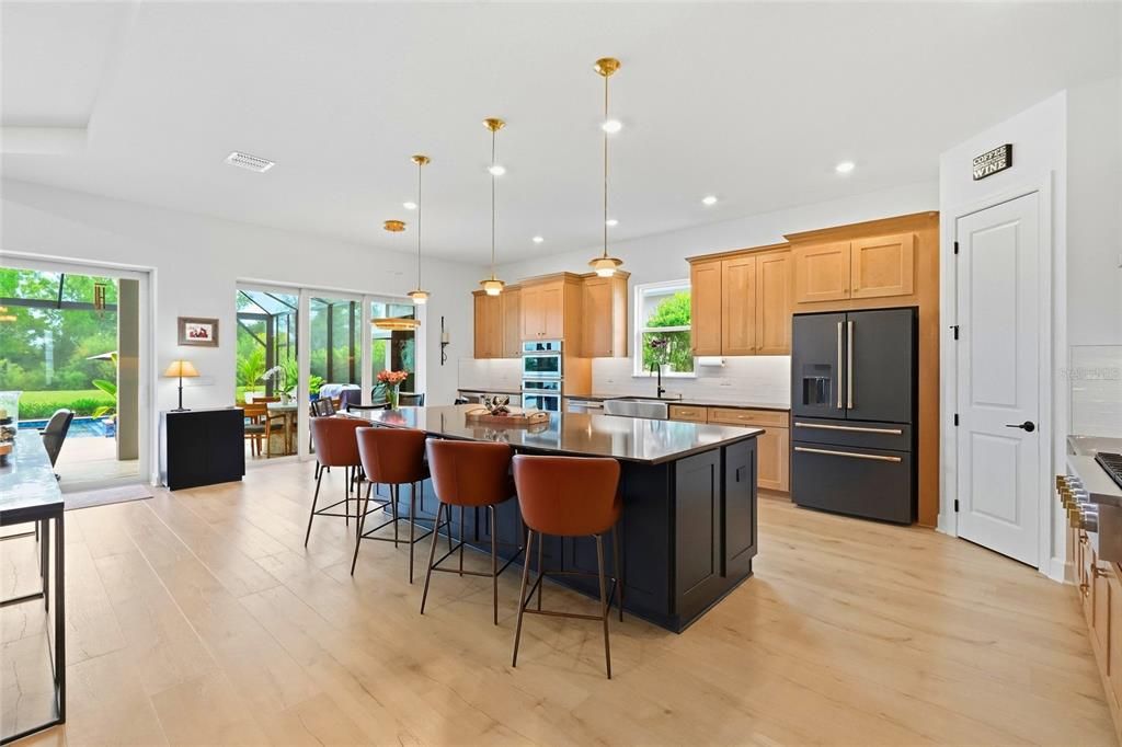 For Sale: $999,999 (3 beds, 3 baths, 3080 Square Feet)