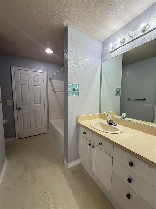 For Rent: $1,500 (2 beds, 2 baths, 1083 Square Feet)