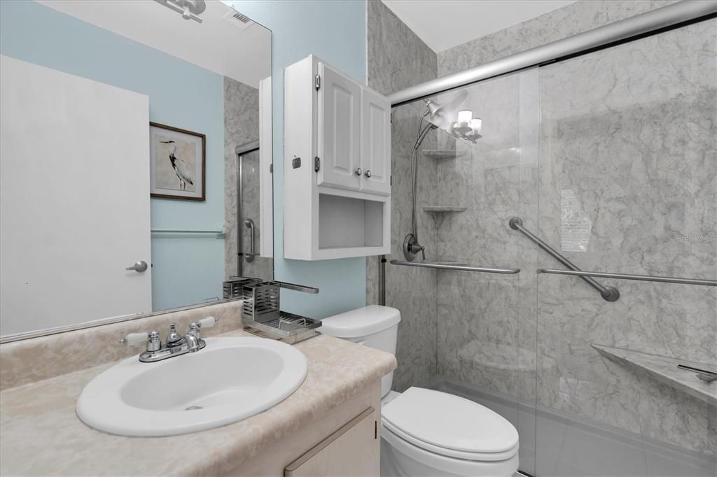 For Sale: $184,900 (2 beds, 2 baths, 880 Square Feet)