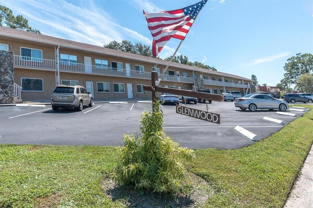 For Sale: $184,900 (2 beds, 2 baths, 880 Square Feet)