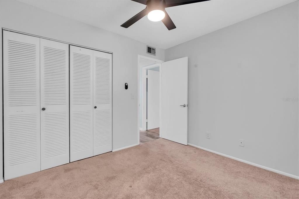 For Sale: $184,900 (2 beds, 2 baths, 880 Square Feet)