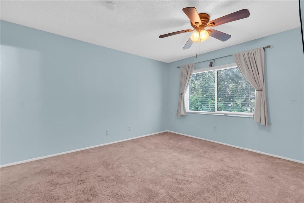 For Sale: $184,900 (2 beds, 2 baths, 880 Square Feet)