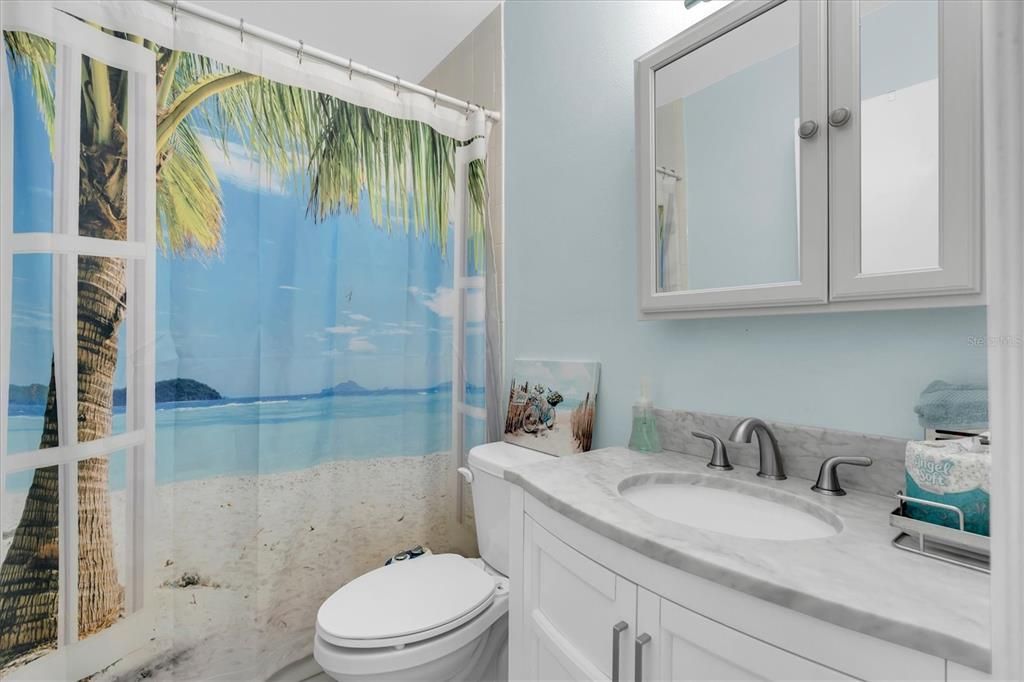 For Sale: $184,900 (2 beds, 2 baths, 880 Square Feet)