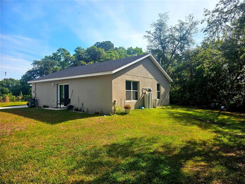 For Sale: $359,900 (3 beds, 3 baths, 1503 Square Feet)
