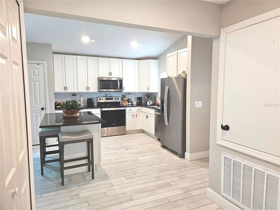 For Sale: $359,900 (3 beds, 3 baths, 1503 Square Feet)