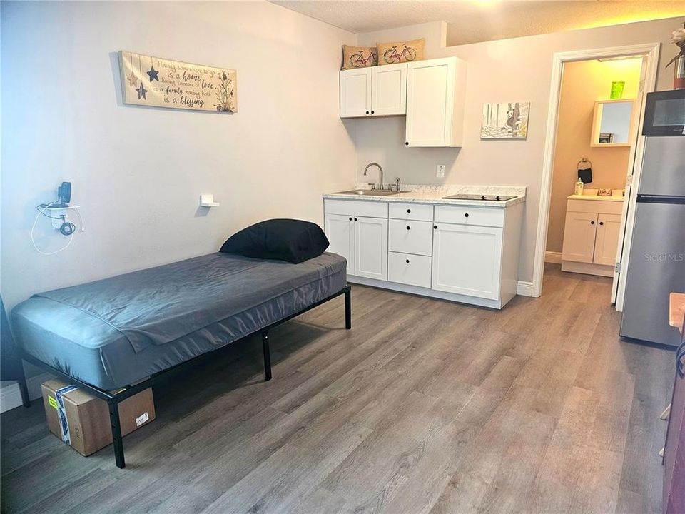 For Sale: $359,900 (3 beds, 3 baths, 1503 Square Feet)