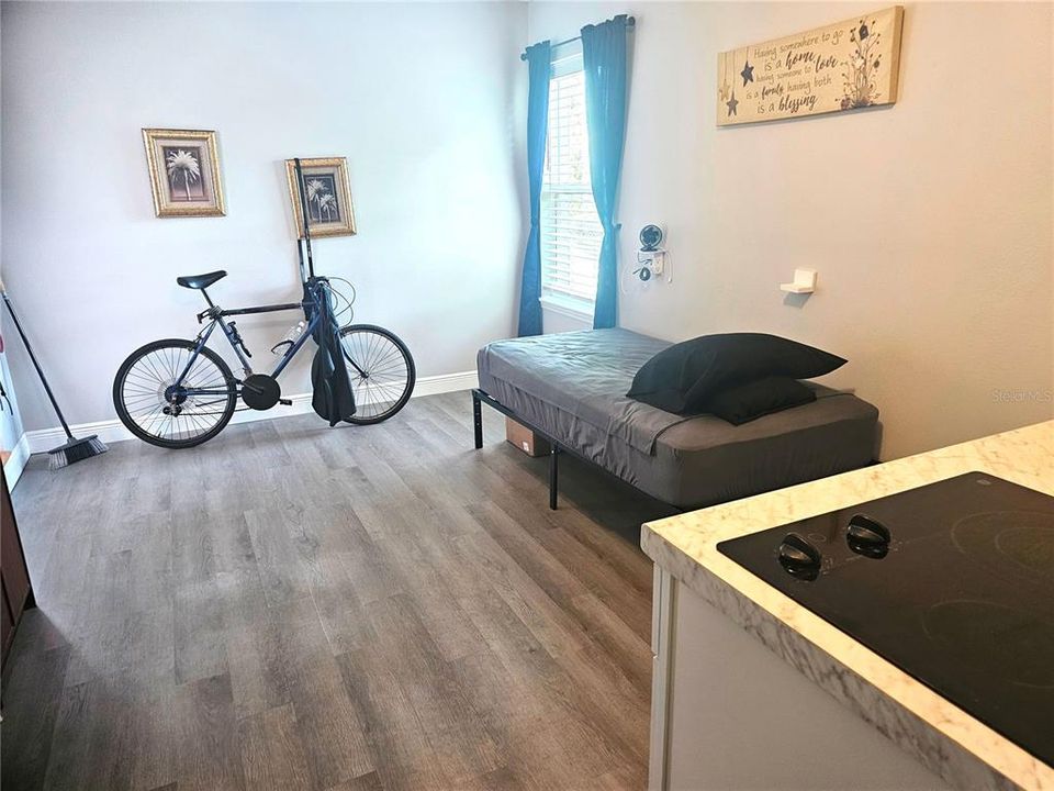 For Sale: $359,900 (3 beds, 3 baths, 1503 Square Feet)