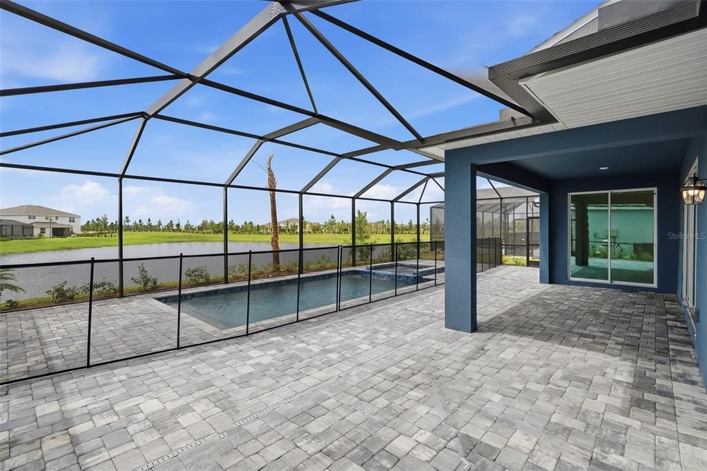 En Venta: $663,884 (5 camas, 4 baños, 3283 Pies cuadrados)