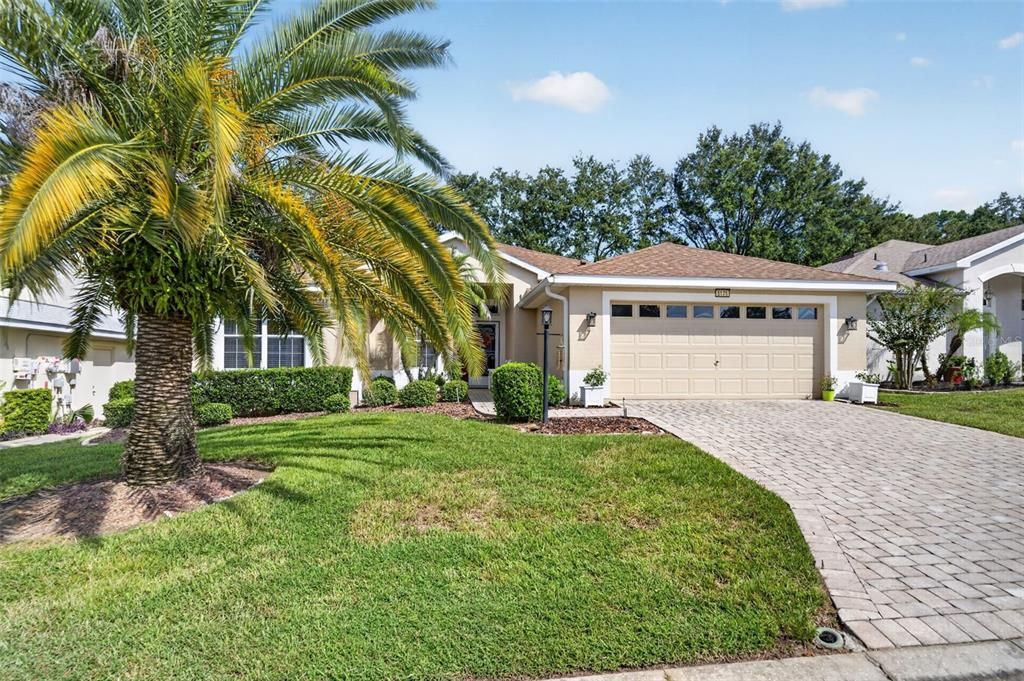 For Sale: $299,900 (2 beds, 2 baths, 1658 Square Feet)