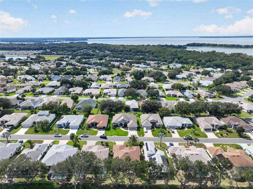 For Sale: $299,900 (2 beds, 2 baths, 1658 Square Feet)