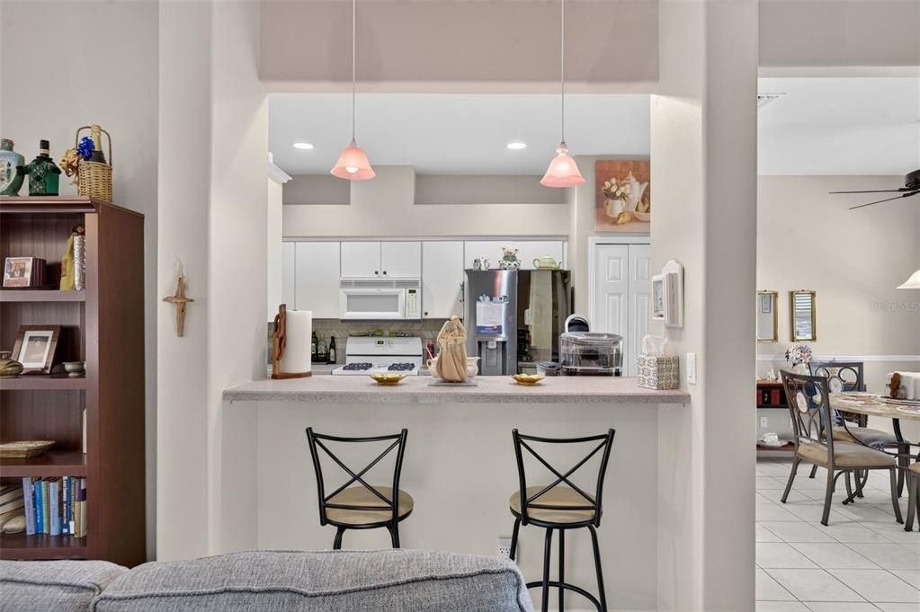 For Sale: $299,900 (2 beds, 2 baths, 1658 Square Feet)
