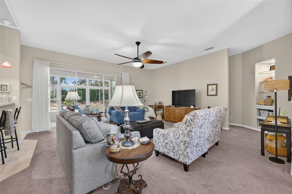 For Sale: $299,900 (2 beds, 2 baths, 1658 Square Feet)
