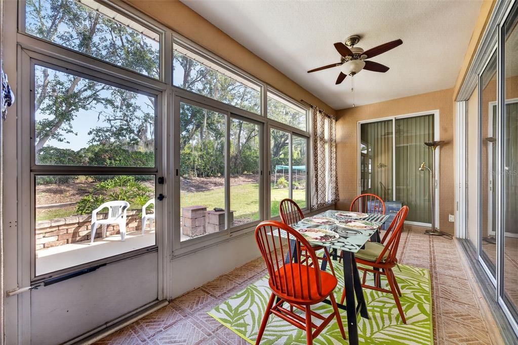 For Sale: $299,900 (2 beds, 2 baths, 1658 Square Feet)
