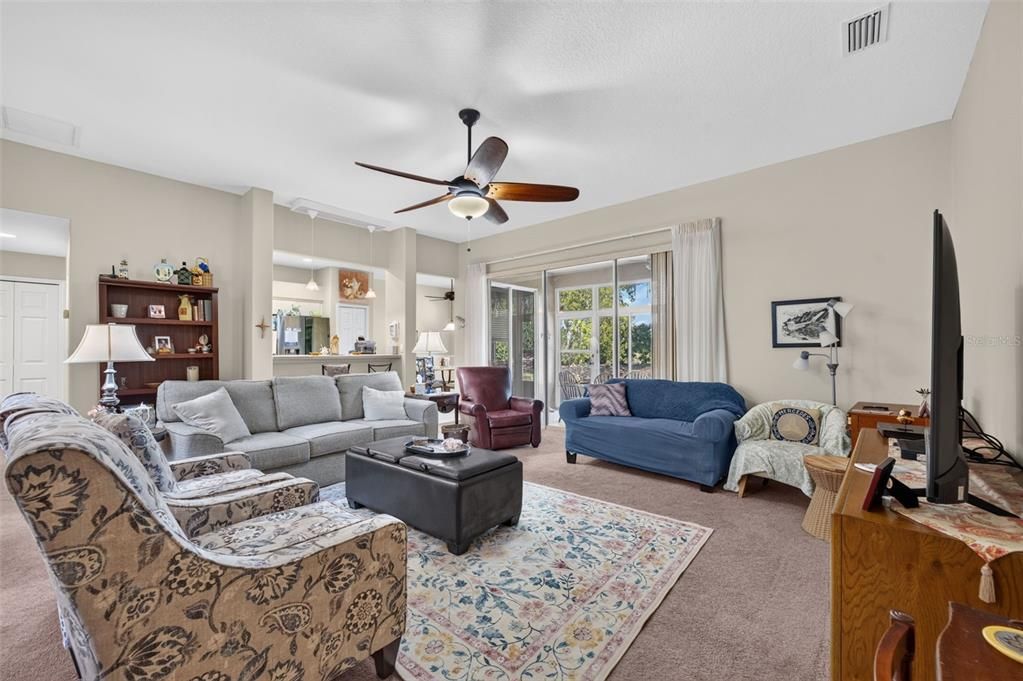 For Sale: $299,900 (2 beds, 2 baths, 1658 Square Feet)