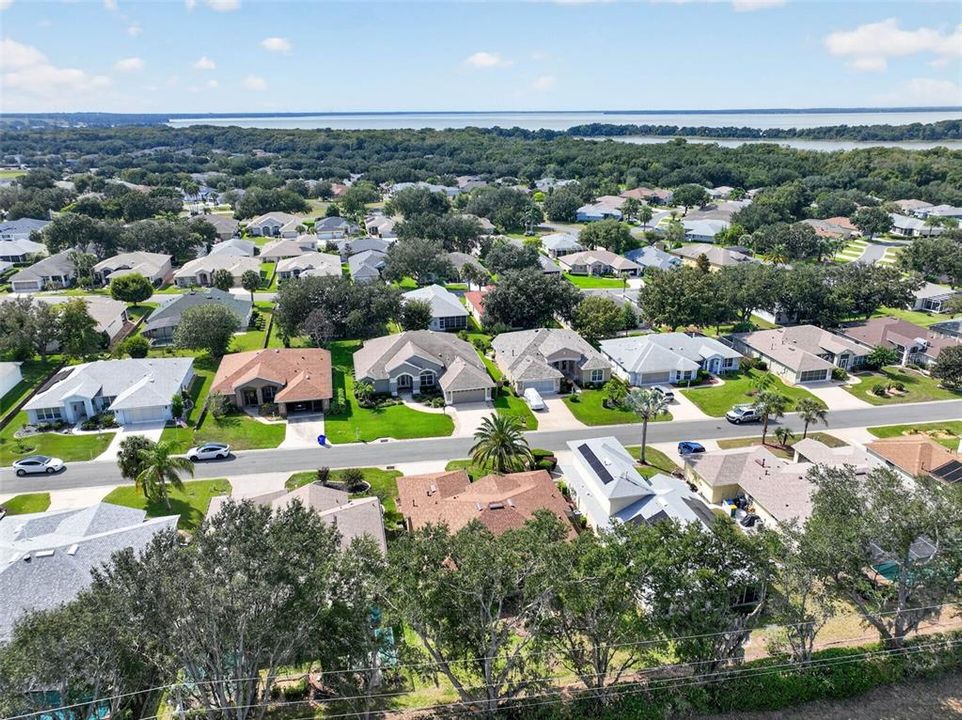 For Sale: $299,900 (2 beds, 2 baths, 1658 Square Feet)