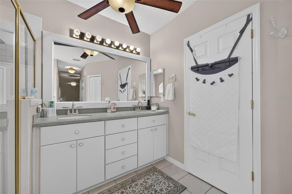 For Sale: $299,900 (2 beds, 2 baths, 1658 Square Feet)