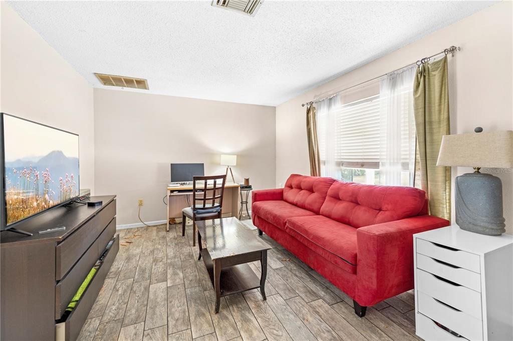 En Venta: $149,900 (2 camas, 1 baños, 864 Pies cuadrados)