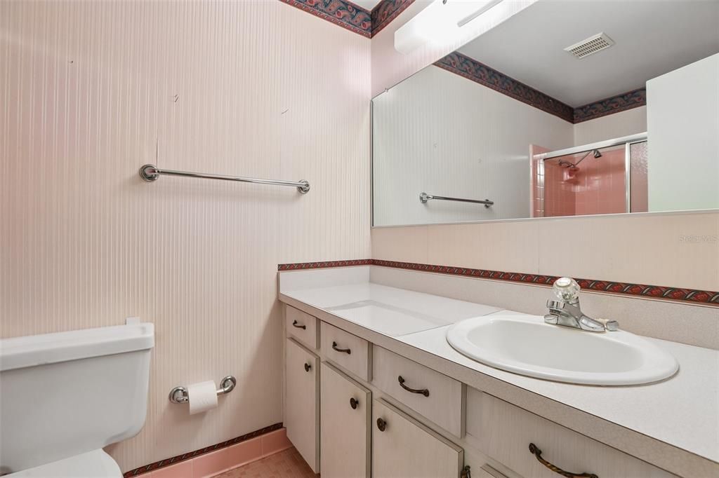 En Venta: $219,900 (2 camas, 2 baños, 1369 Pies cuadrados)