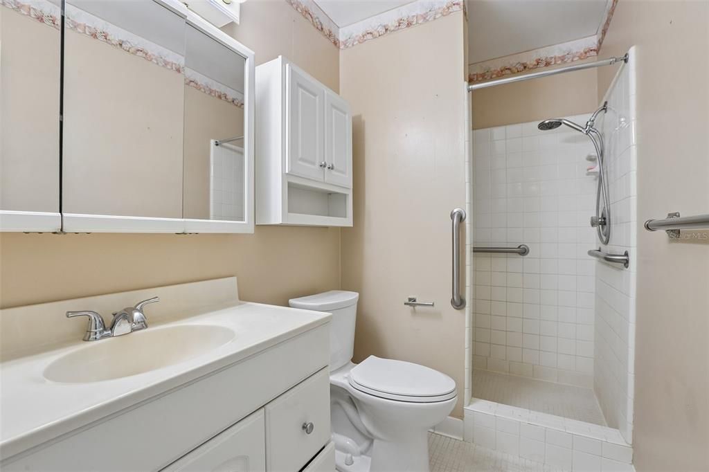 En Venta: $219,900 (2 camas, 2 baños, 1369 Pies cuadrados)