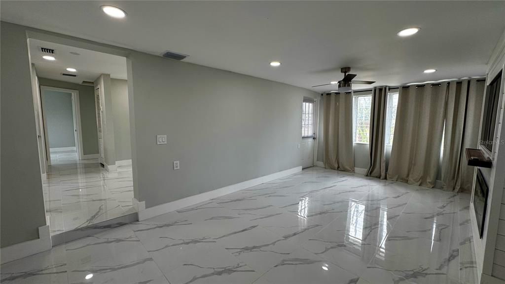 For Rent: $1,850 (2 beds, 2 baths, 1064 Square Feet)