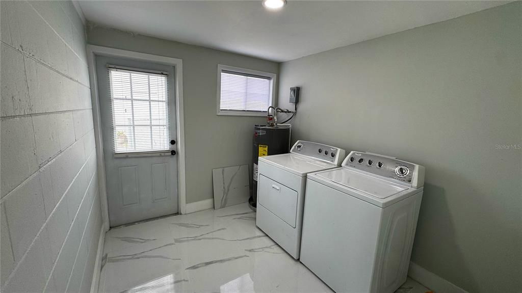 For Rent: $1,850 (2 beds, 2 baths, 1064 Square Feet)