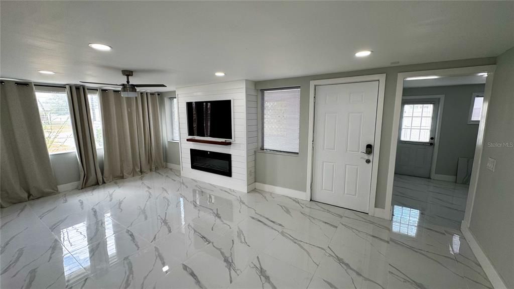 For Rent: $1,850 (2 beds, 2 baths, 1064 Square Feet)