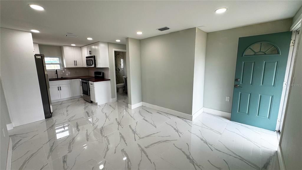 For Rent: $1,850 (2 beds, 2 baths, 1064 Square Feet)