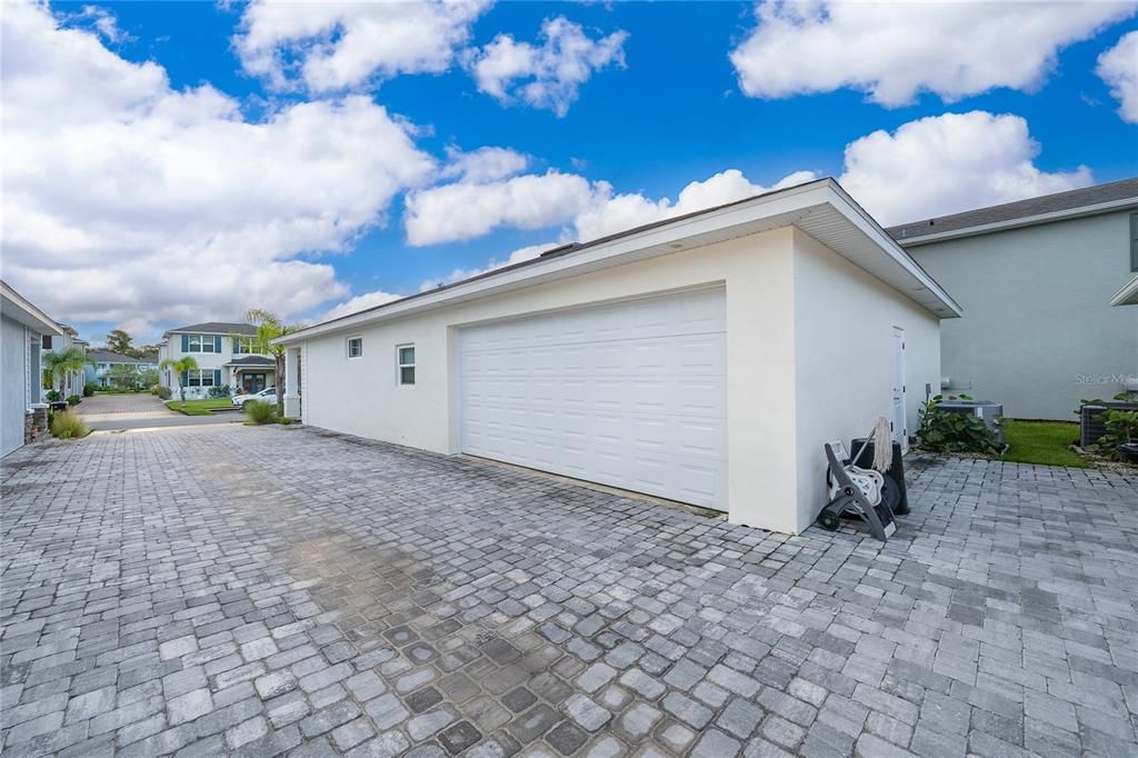 For Sale: $349,950 (2 beds, 2 baths, 1274 Square Feet)