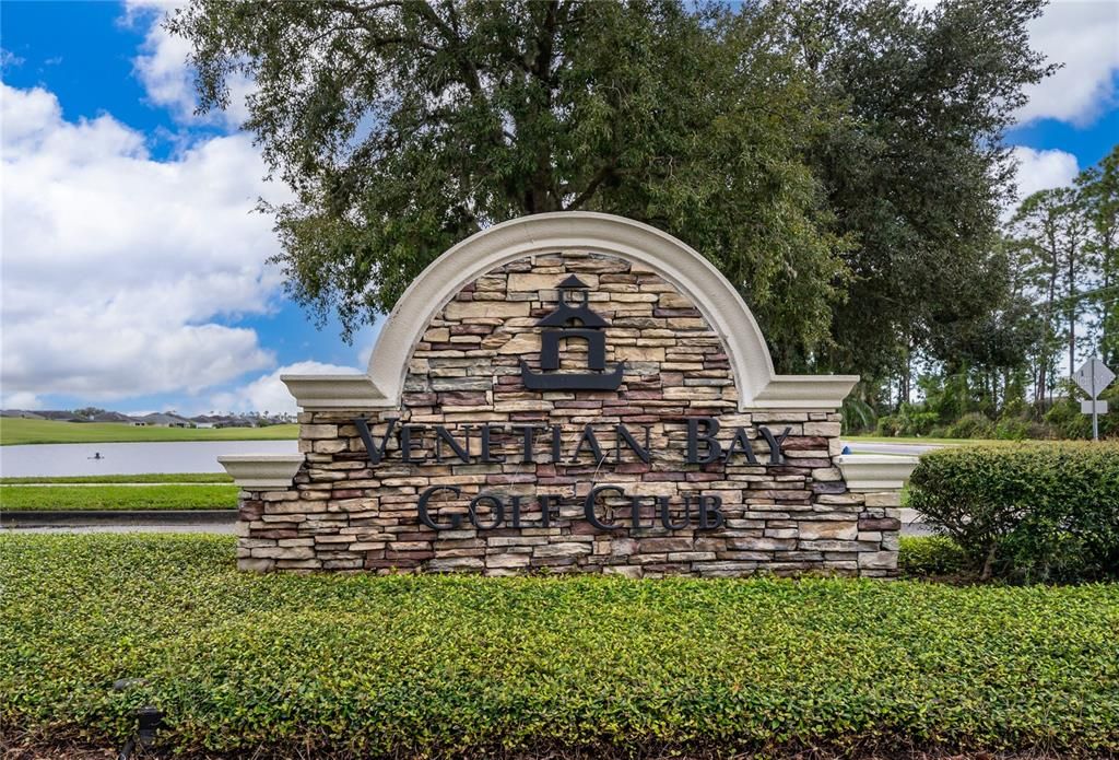 For Sale: $349,950 (2 beds, 2 baths, 1274 Square Feet)