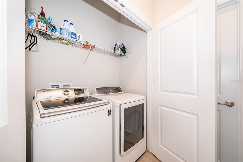 For Sale: $349,950 (2 beds, 2 baths, 1274 Square Feet)