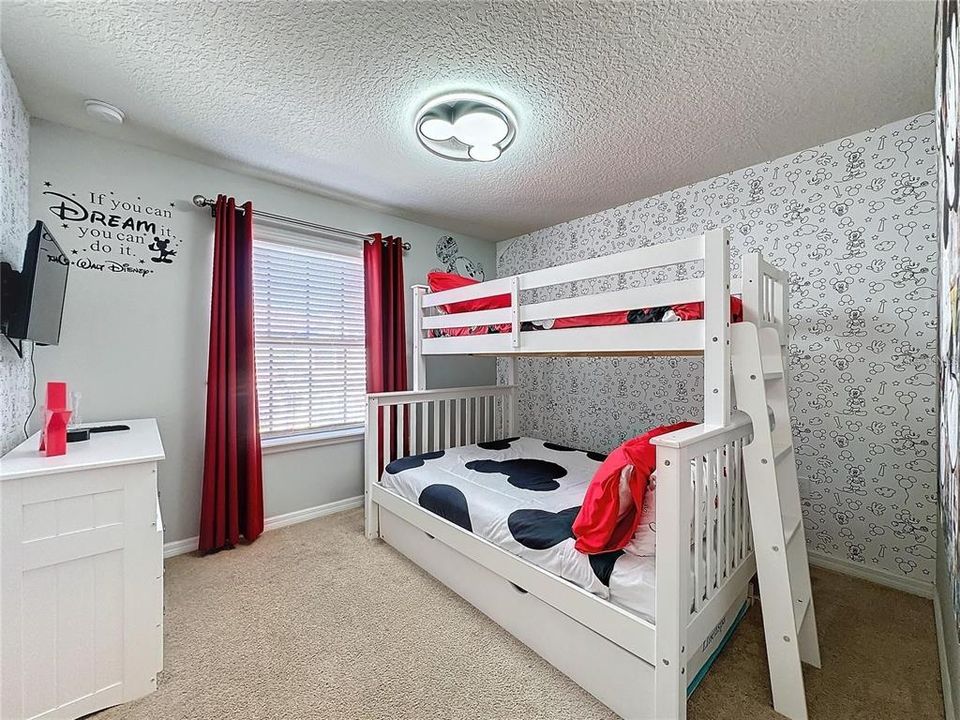 En Renta: $2,500 (5 camas, 4 baños, 2076 Pies cuadrados)